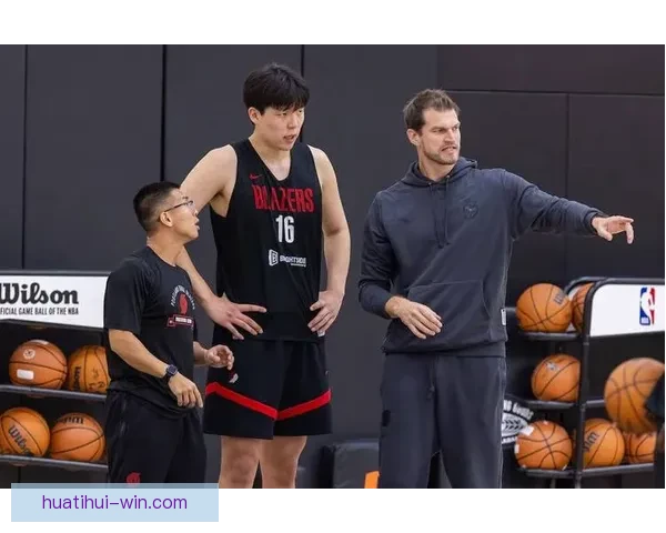 斯普利特赞杨瀚森进步显著 从季初时间减少到成长为更好球员