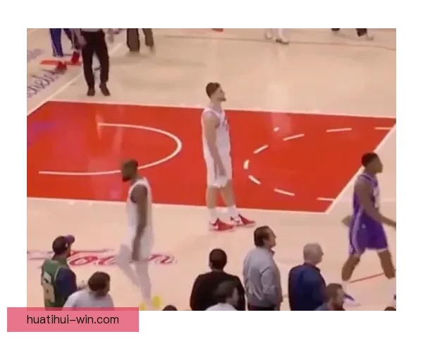 美媒曝杜兰特不喜申京 申京教球KD反感认为脑子不正常 美媒曝杜兰特不喜申京 申京教球KD反感认为脑子不正常